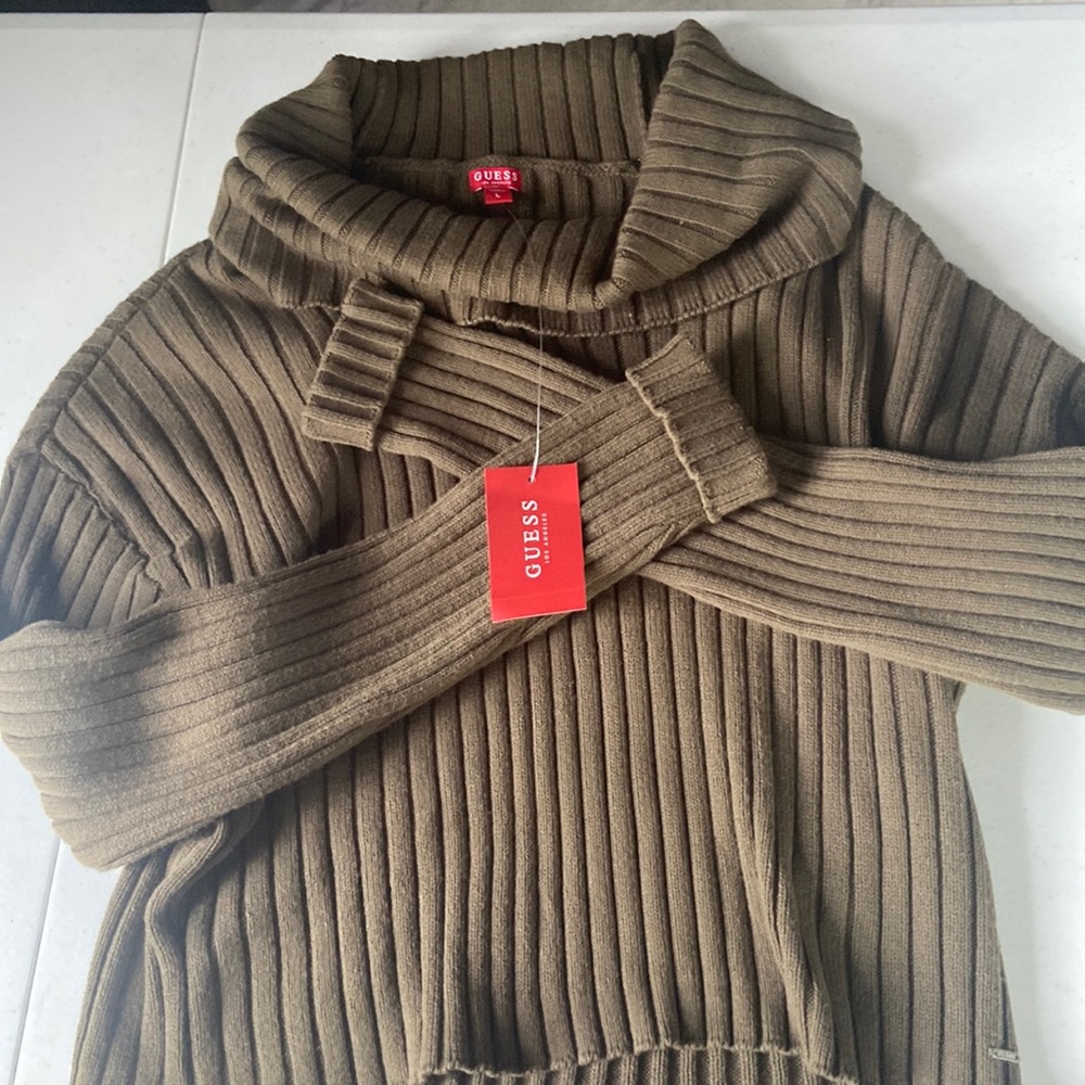 Guess turtle neck long sleeves sweater new